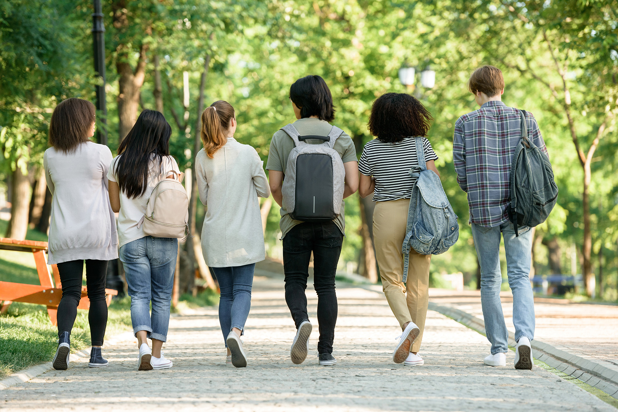 multiethnic-group-of-young-students